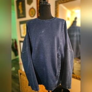 Lumiere oversized pull over. Size Large.